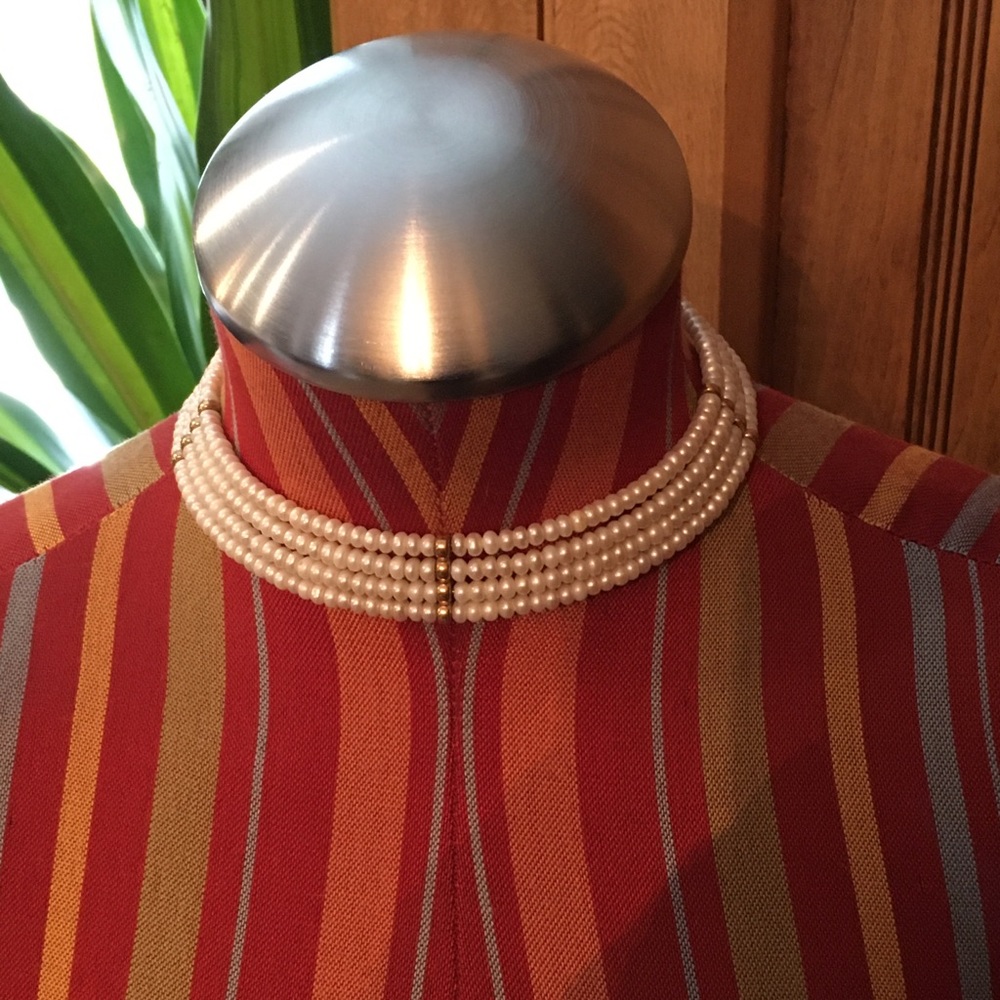 Pearl choker with 14k gold spacers. - Picture 3 of 8